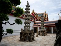 DSC 1356  Au fond, la galerie des bouddhas