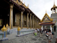 DSC 1155  Au fond à droite la chapelle du Bouddha Gandhara