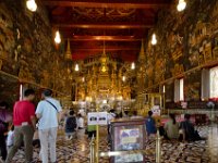 DSC 1166  Tout au fond en haud, le Bouddha d'émeraude (75cm de haut)