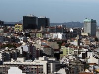 Depuis le Miradouro Sophia de Mello Breyner Andresen : vue sur  Lisbonne nord et ses immeubles modernes