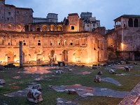 Vue nocturne du Forum de Trajan