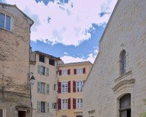 Façade de l'Eglise  L'église Saint-Pierre de Cotignac a été construite au début du XVIe siècle, bien que des traces de lieux de culte plus anciens aient existé sur ce site. Elle a été consacrée en 1518