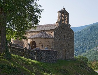 Vernaux  L'église Sainte-Marthe est implantée dans le cimetière