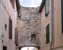 Porte dans les remparts
