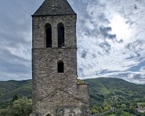 Ancien donjon-clocher et ruines de l'église Saint Laurent