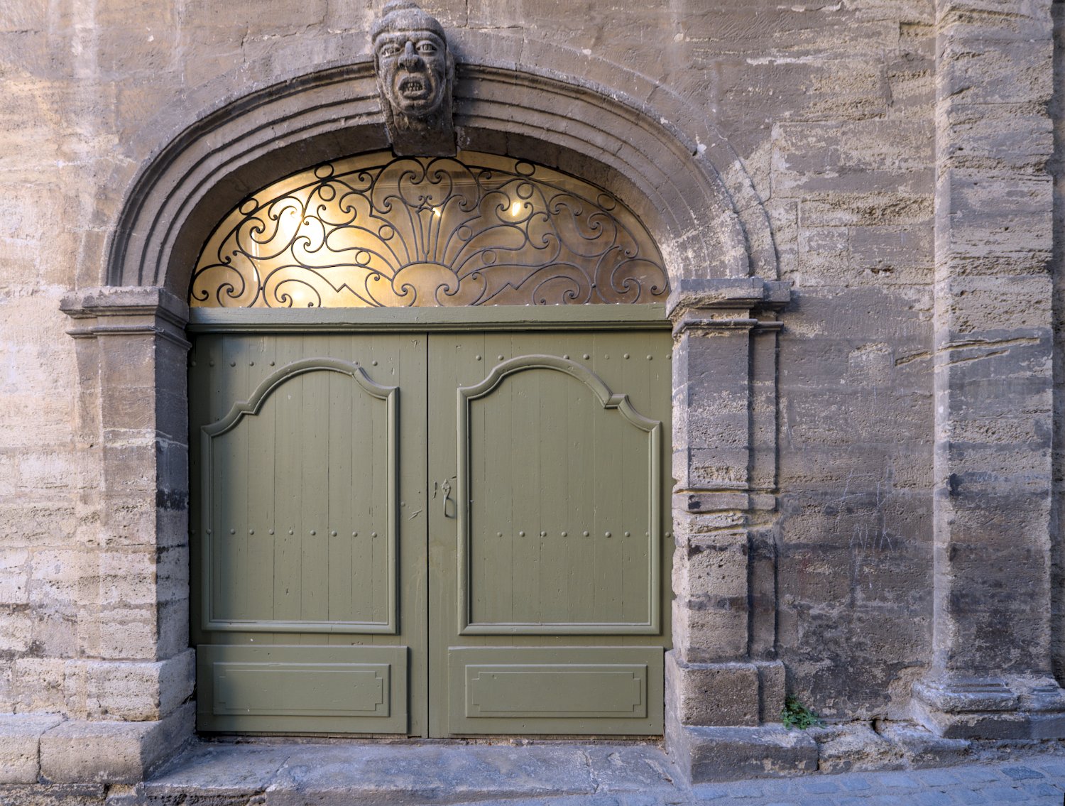 Porte d'immeuble non identifié