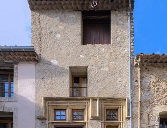 Maison aux fenètres renaissance