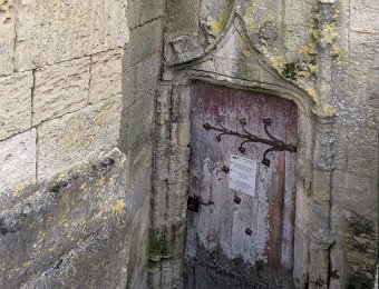 Porte d'entrée du clocher