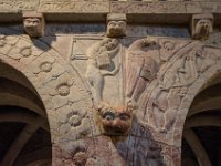 Sculpure de la tribune  Le lion de St Marc portant le livre où son nom est gravé MARCVS et l'aigle de St Jean avec le livre portant son nom : IOHANNES