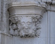 DSCF0287  L'église Notre Dame - Détail du portail