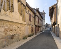 DSCF1390  Maisons moyennageuses dans la rue Nouvelle