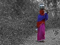 Vêtement traditionnel  Il s'agit ici d'un vêtement simple sans broderies porté à la campagne