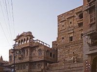 Calme et plénitude au crépuscule : vache