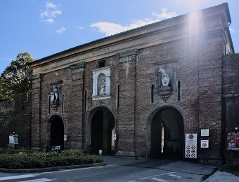 Fortifications- Entrée principale de la ville