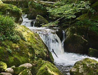 Aston au dessus du barrage de la Riète (Ariège)  Nikon D700 - F5.6 - 1/25 - 70mm - 200ISO : Aston, torrent, ariège
