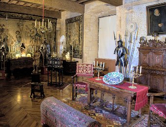 Grande salle - mobilier renaissance