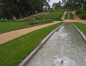 Vue du jardin et du château (3)