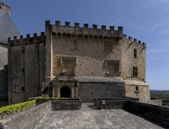 Terrasse, vue sur la tour anglaise