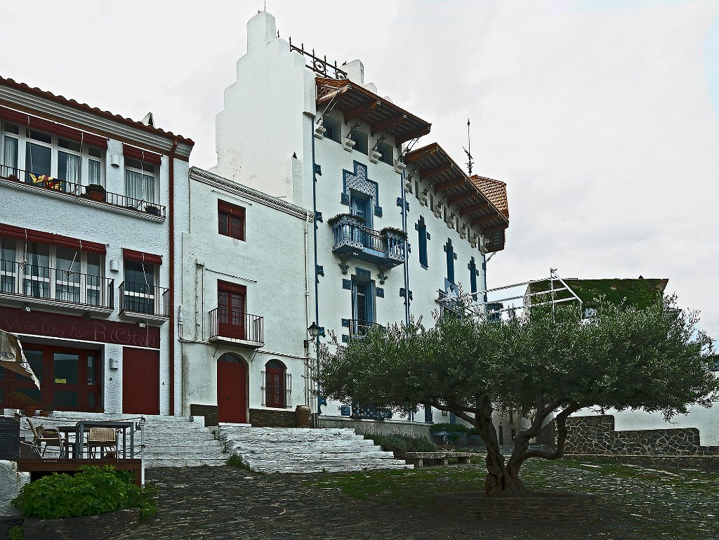 La casa Serinyana (Maison bleue)