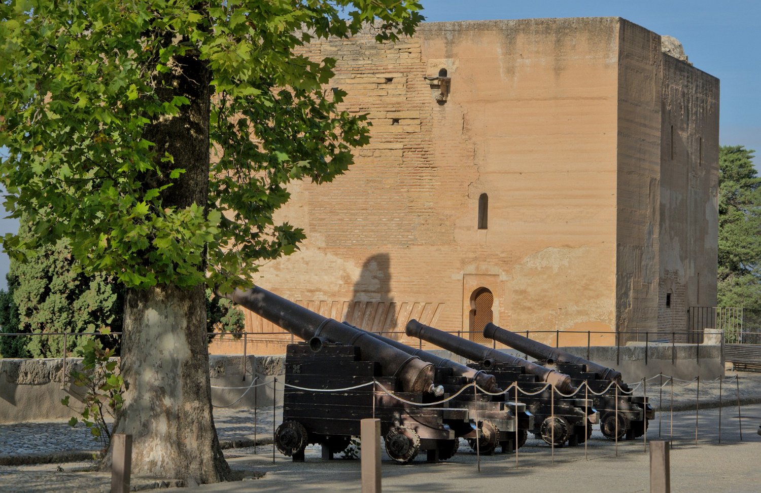 Alhambra - Canon à la forteresse