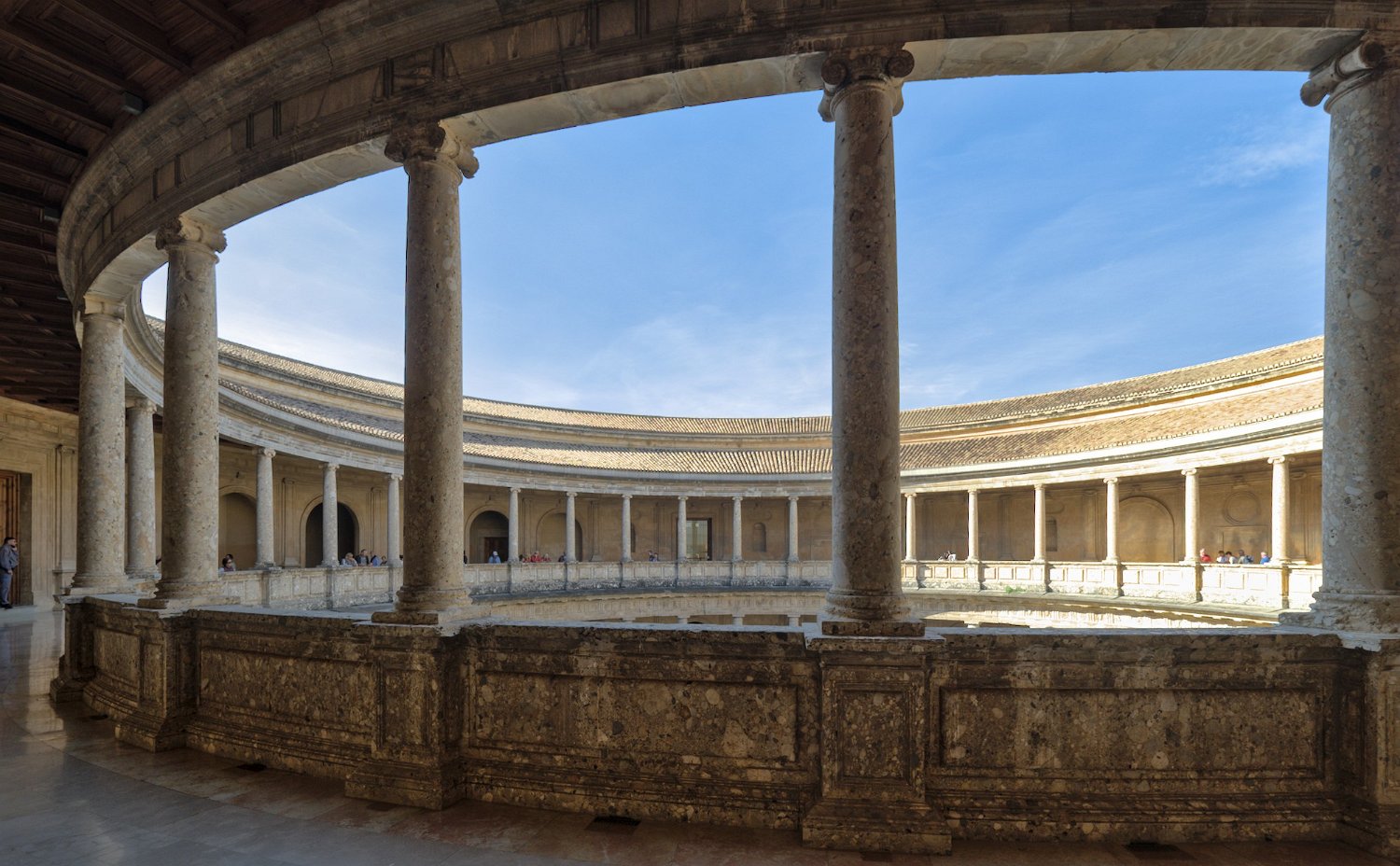 Palais de Charles V - Colonnades