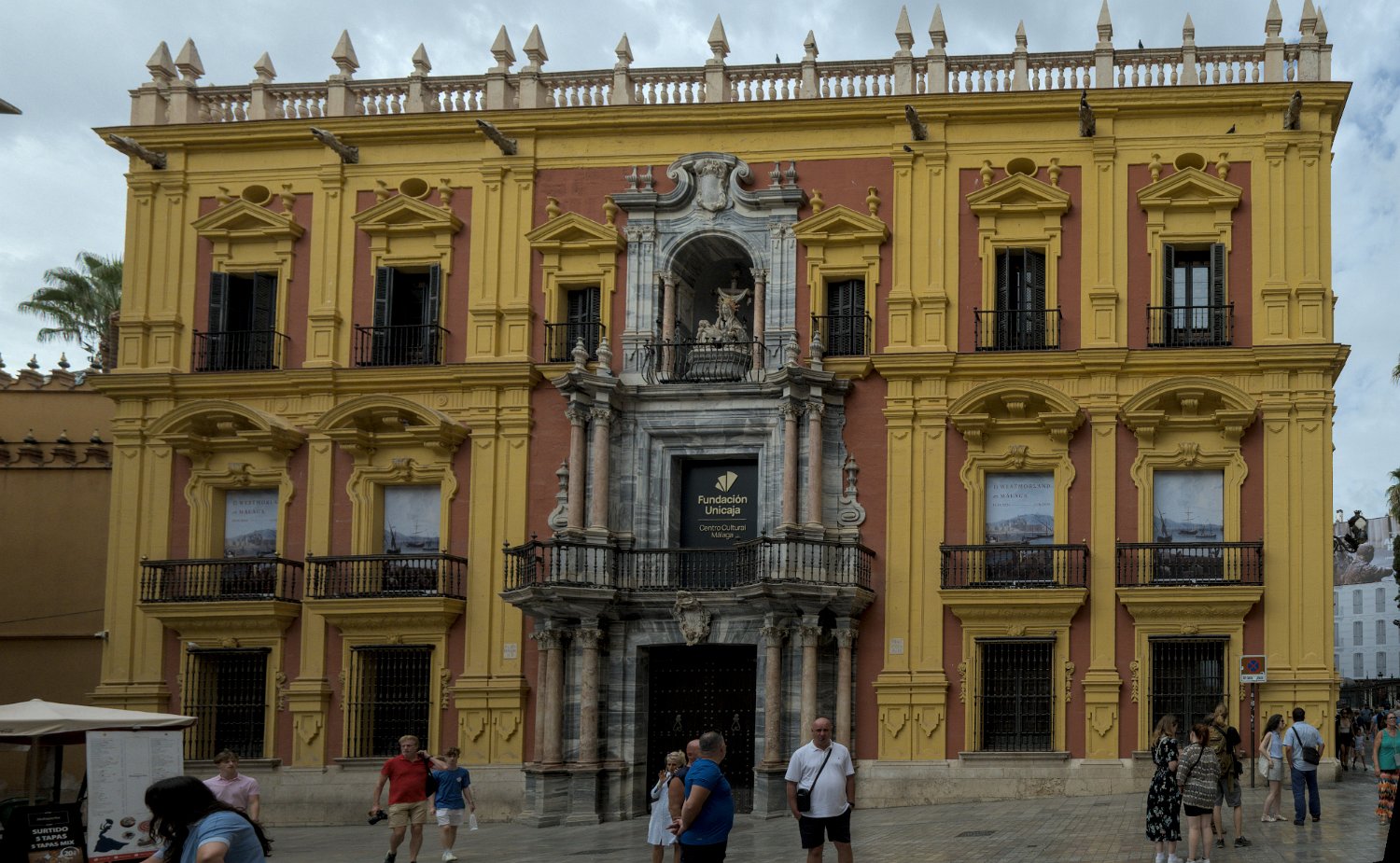 Palais épiscopal près de la cathédrale